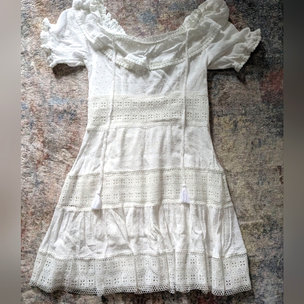 Elegant White Lace Dress